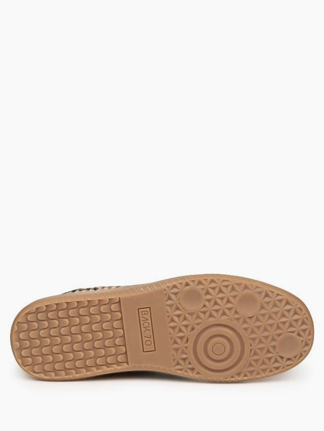 
                  
                    Back70 - Cloud Loden Olive
                  
                