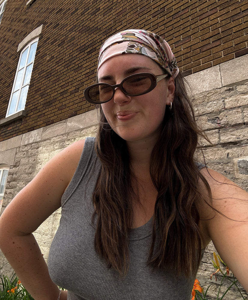 
                  
                    Le Specs - Outta Love
                  
                