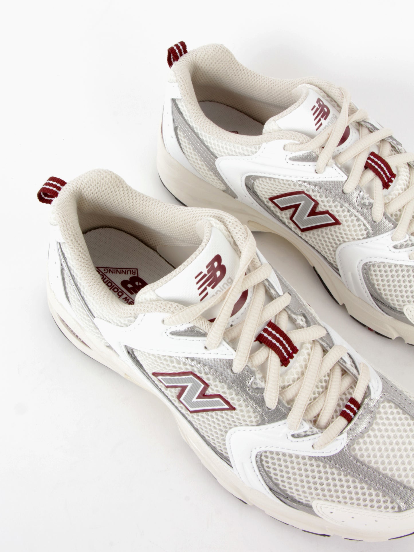 
                  
                    New Balance - 530
                  
                