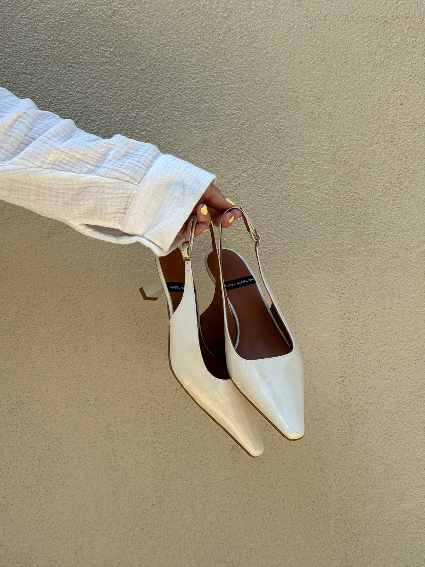 
                  
                    Angel Alarcon - Malory
                  
                