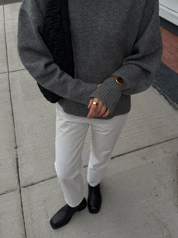 
                  
                    Cluse - La Féroce Petite
                  
                