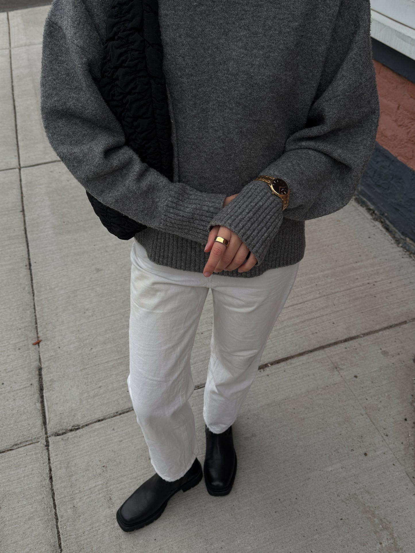 
                  
                    Cluse - La Féroce Petite
                  
                