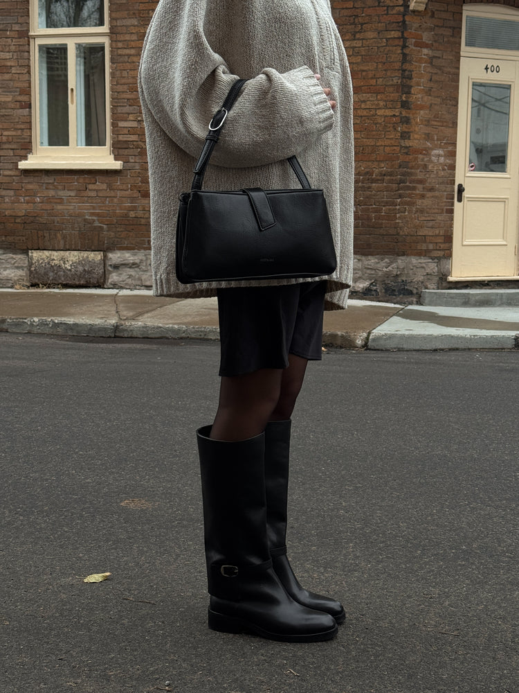 
                  
                    Matt & Nat - Adeline
                  
                