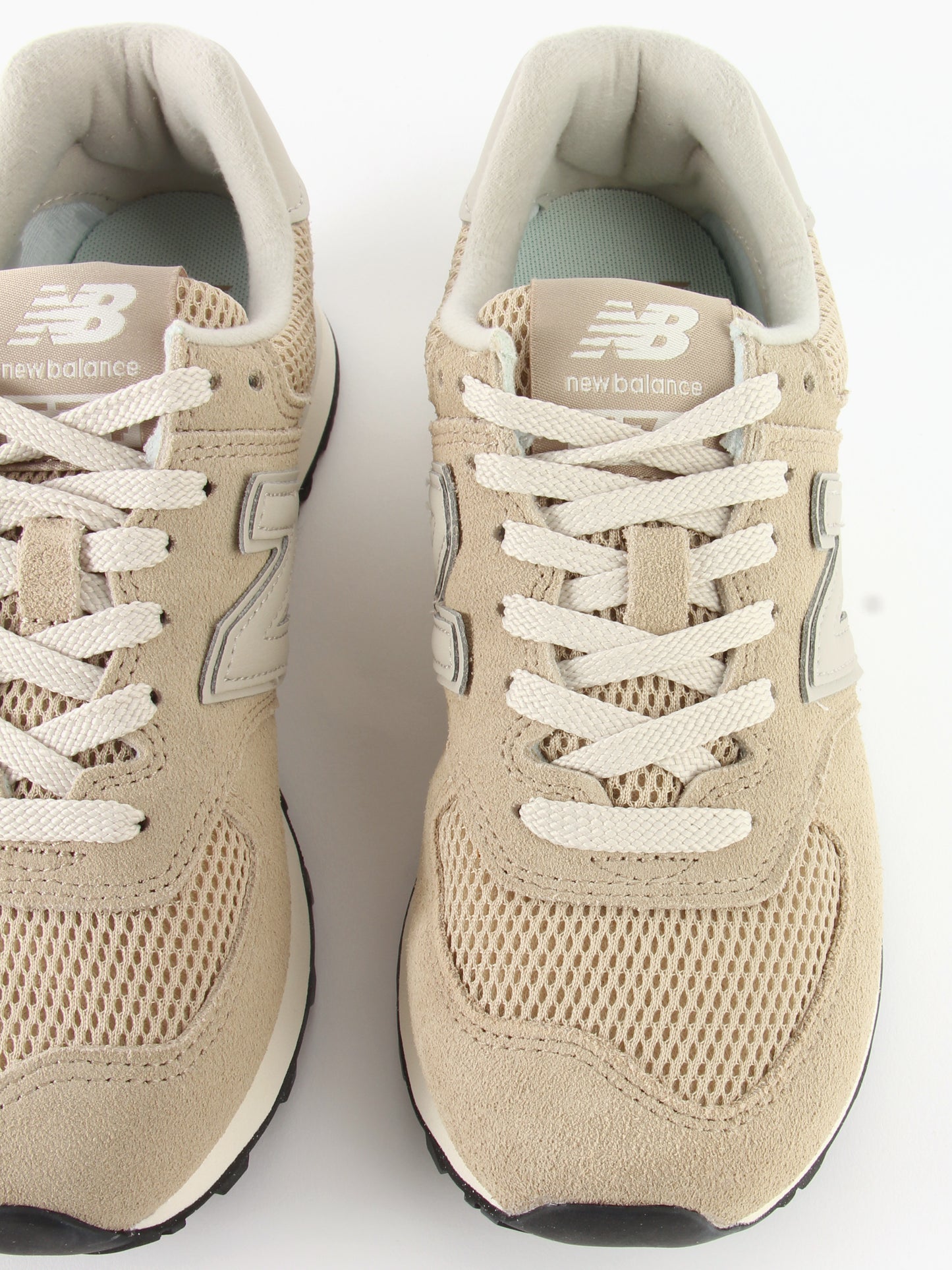 
                  
                    New Balance - 574
                  
                