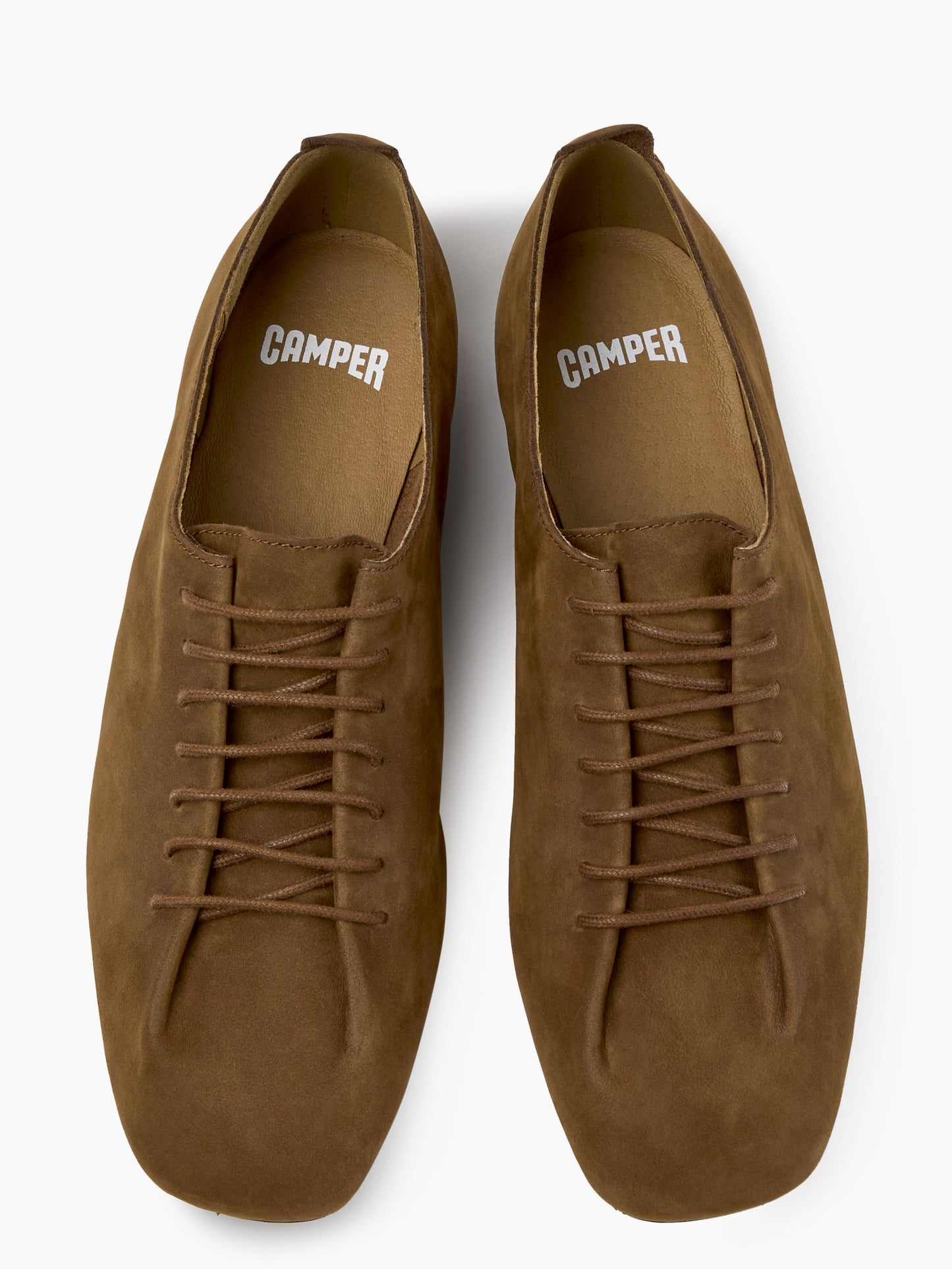 
                  
                    Camper - Casi Myra
                  
                