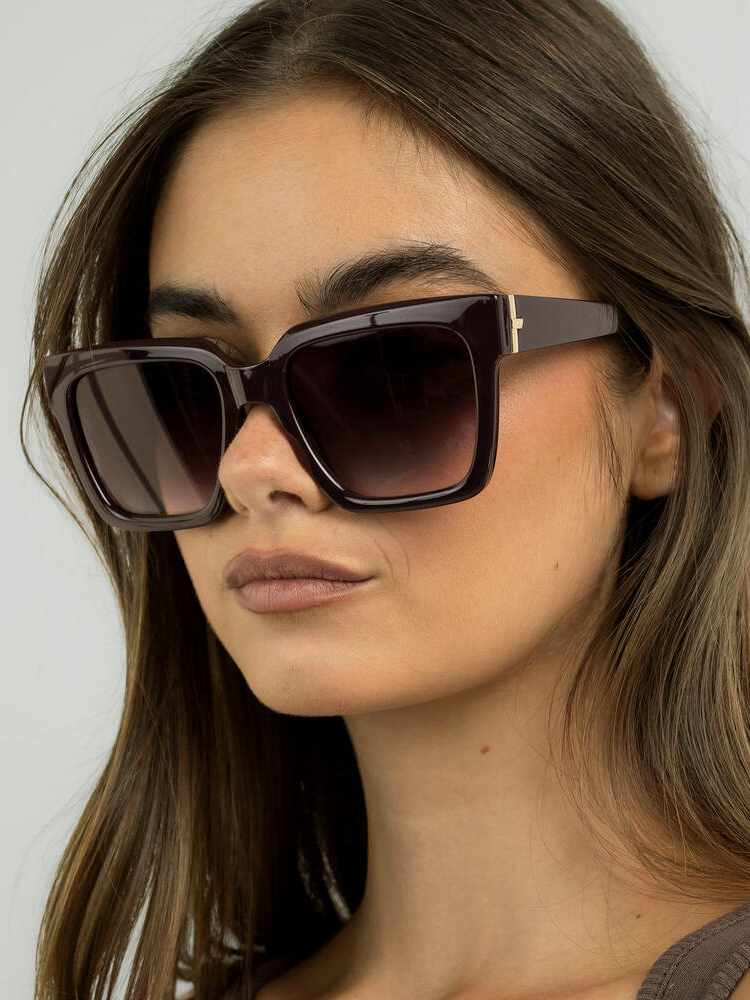 
                  
                    Le Specs - Trampler
                  
                