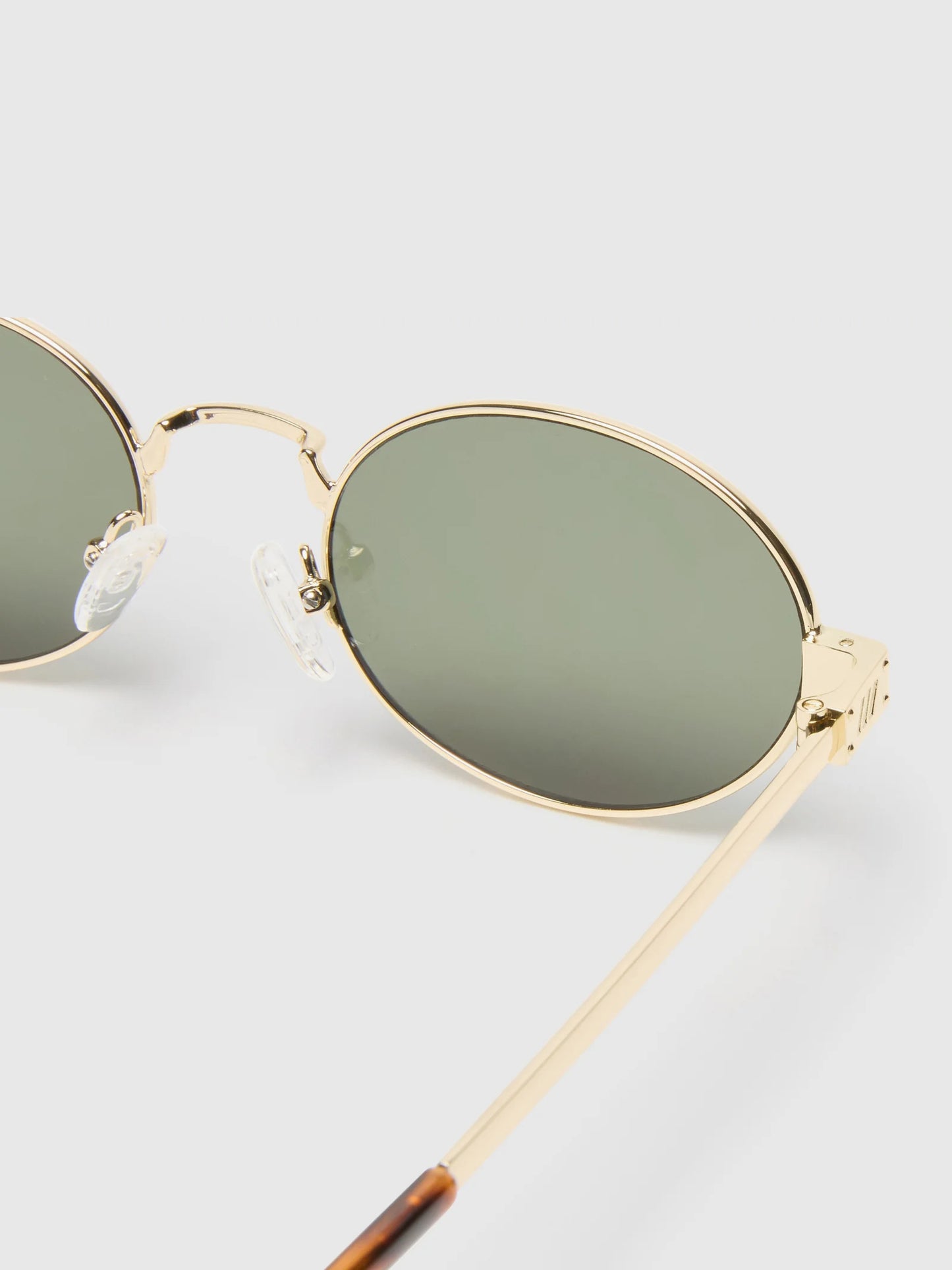 
                  
                    Le Specs -  Poseidon Deux
                  
                