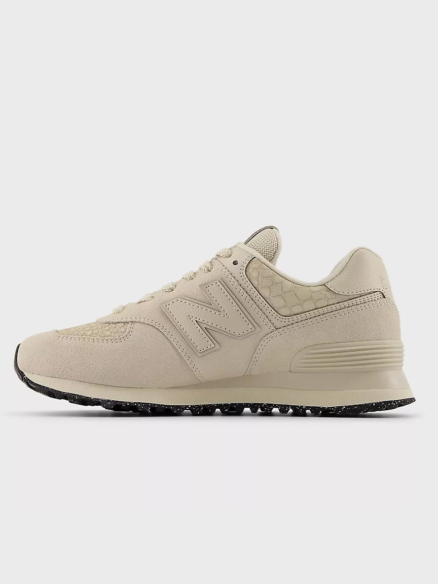 
                  
                    New Balance - 574 beige croco
                  
                