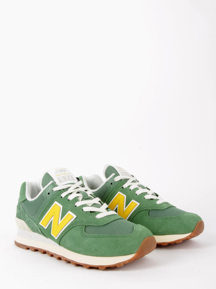 
                  
                    New Balance - 574
                  
                