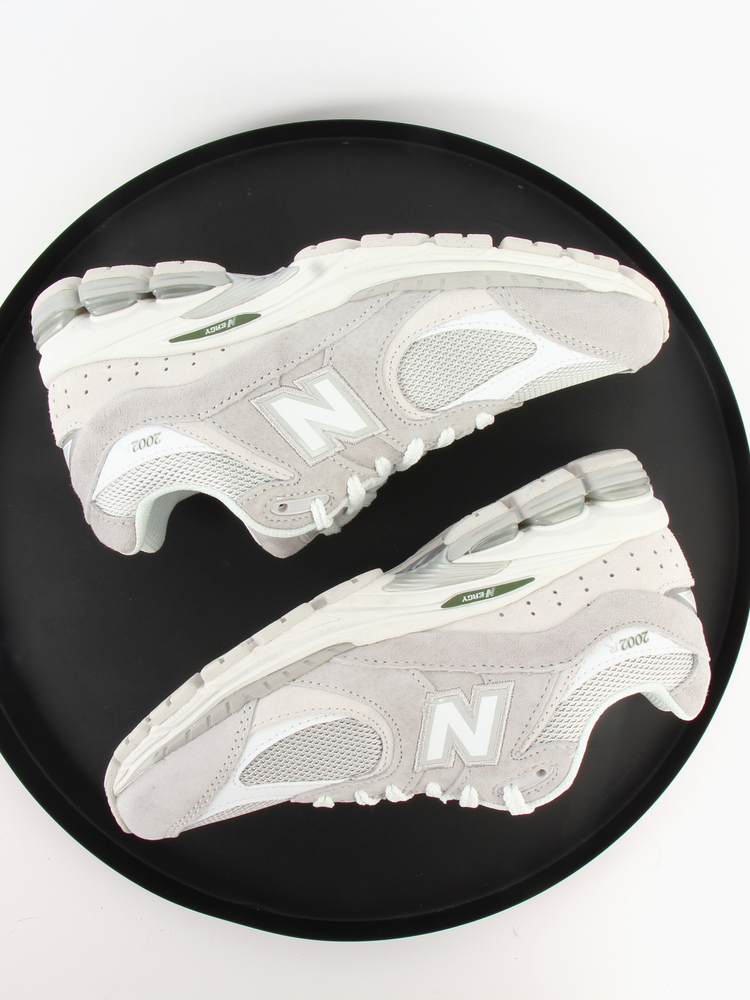 New Balance - 2002R