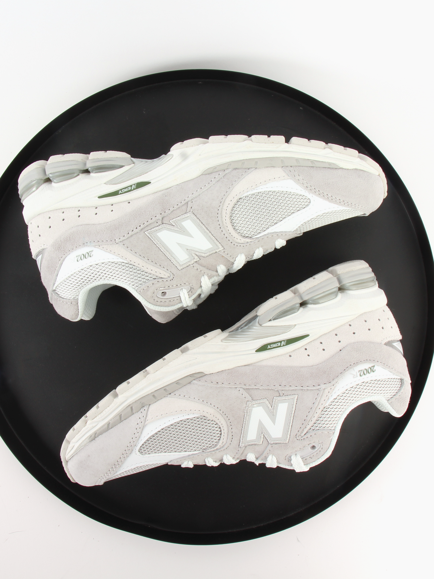 New Balance - 2002R