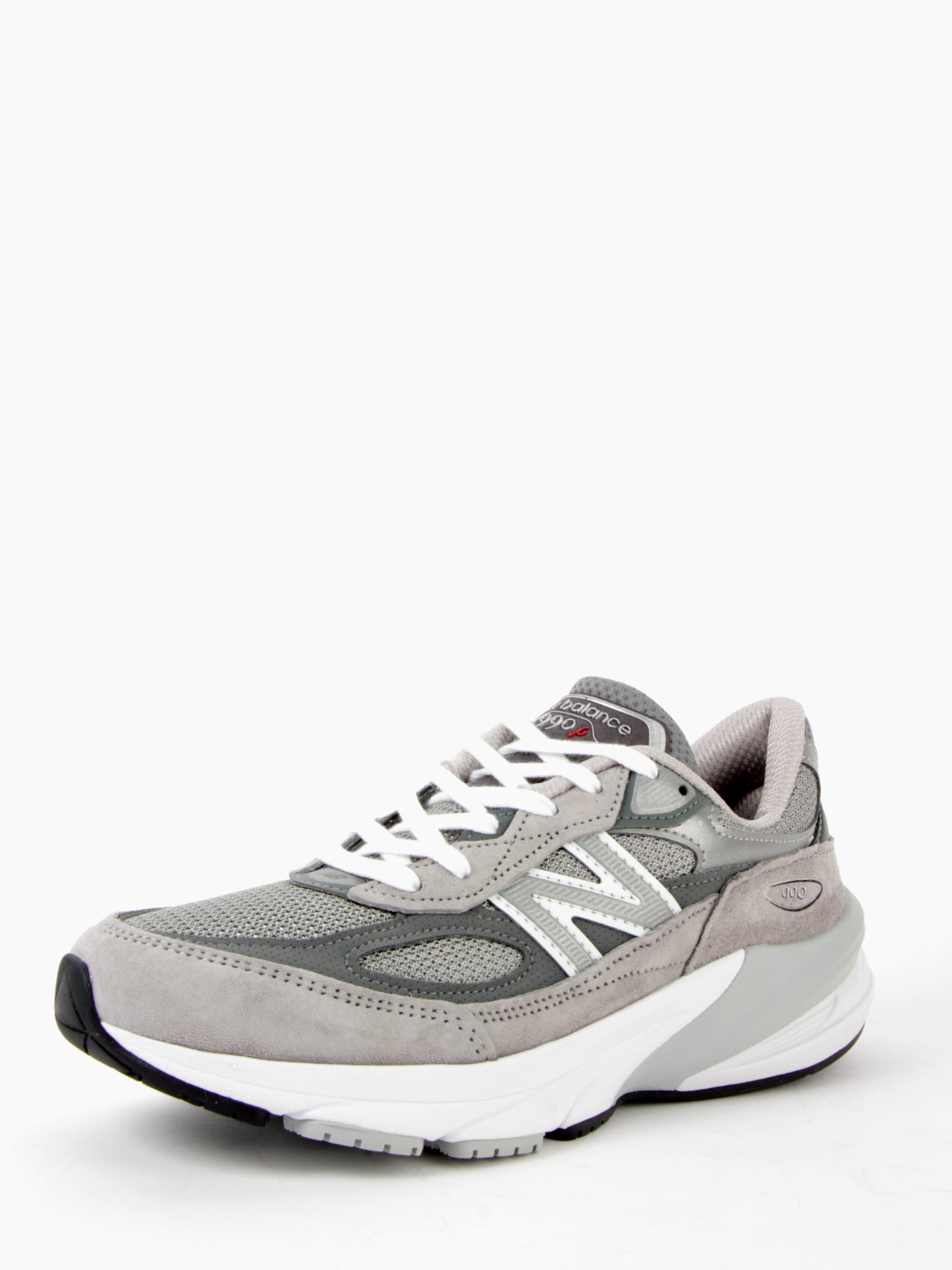 
                  
                    New Balance - 990
                  
                