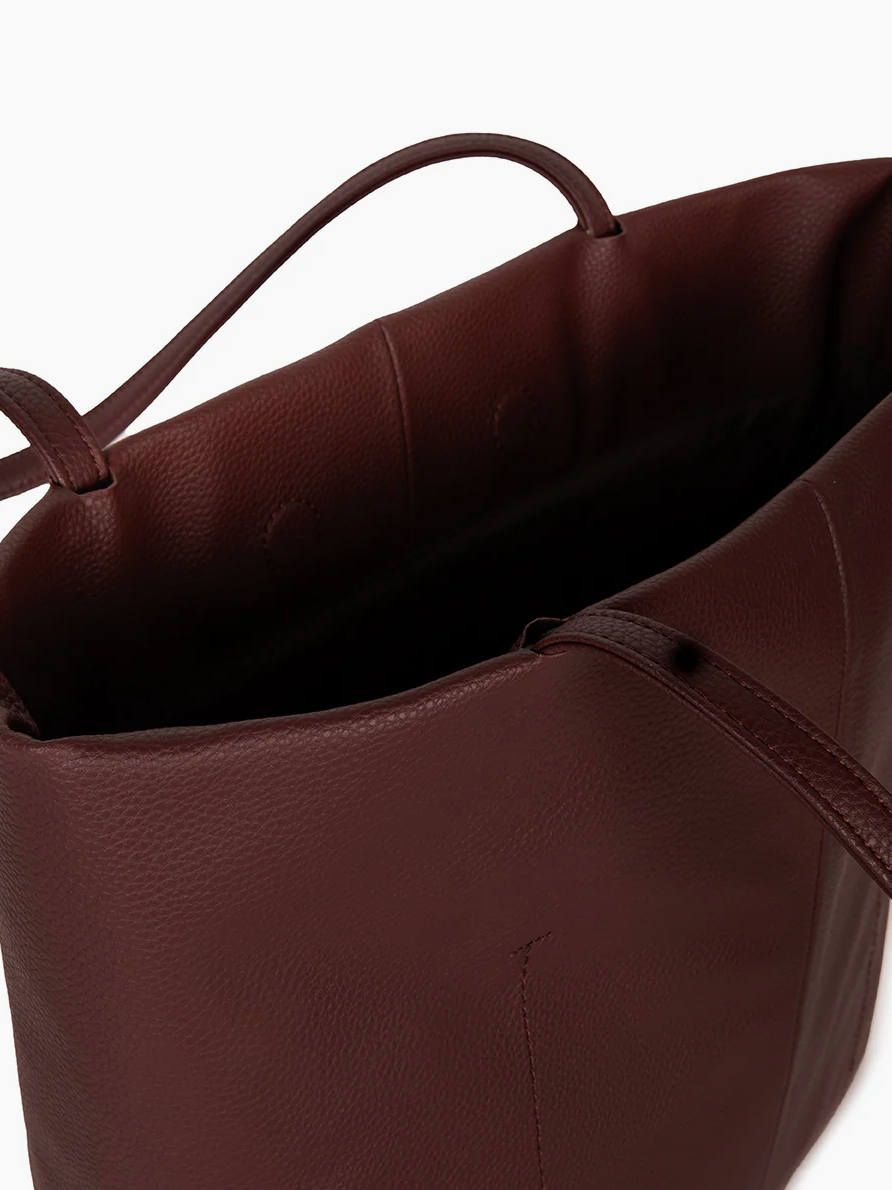 
                  
                    Matt & Nat - Natalia
                  
                