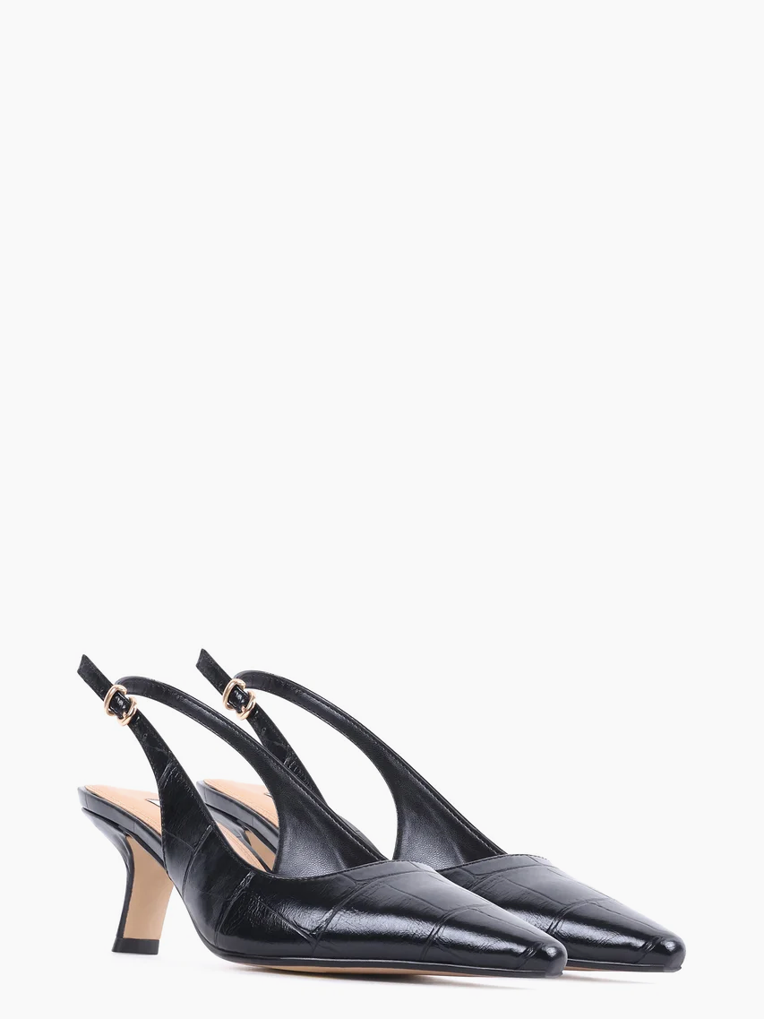
                  
                    Steve Madden - Charming
                  
                