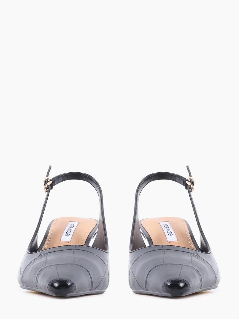 
                  
                    Steve Madden - Charming
                  
                