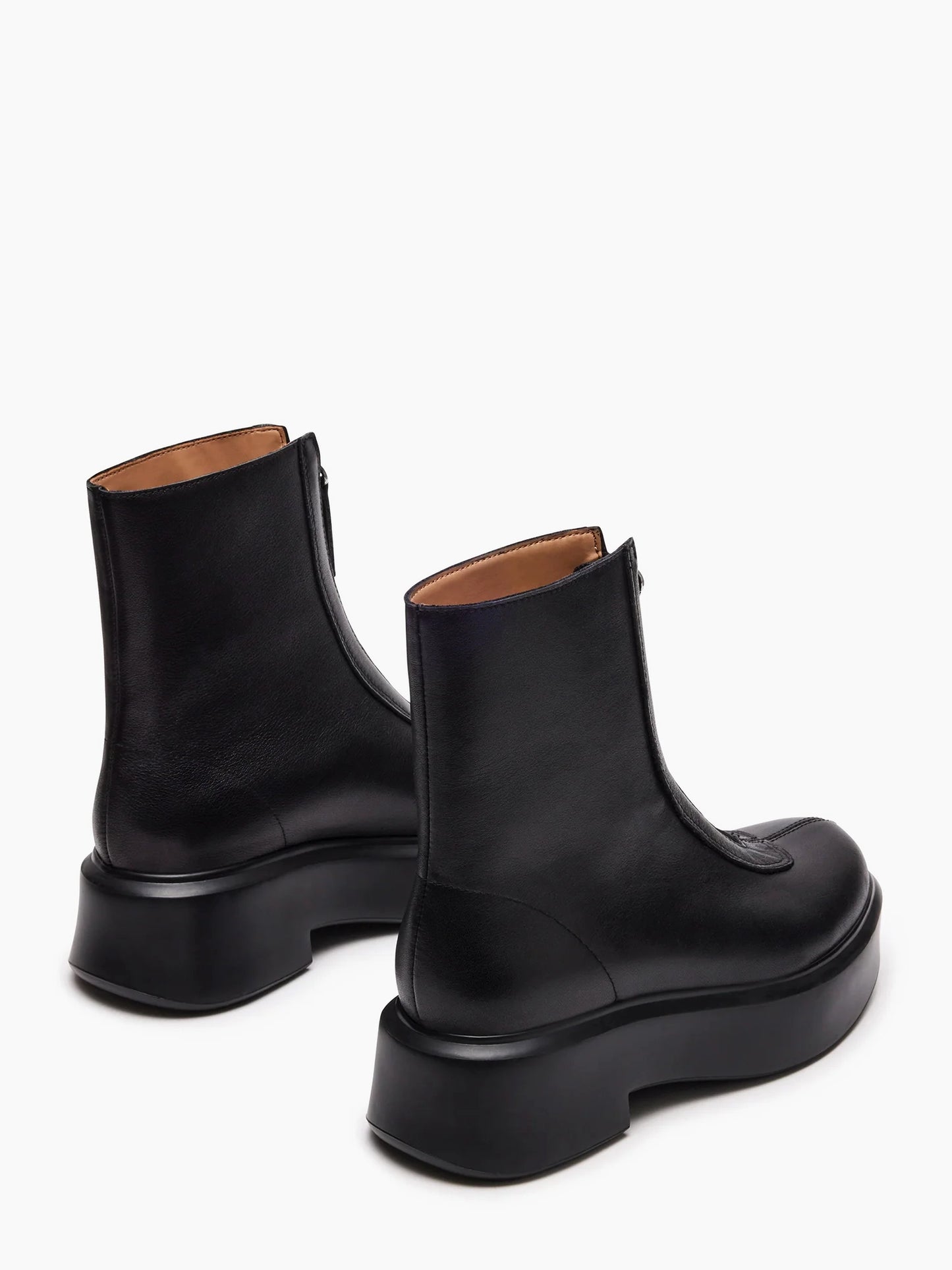 
                  
                    Steve Madden - Jones
                  
                
