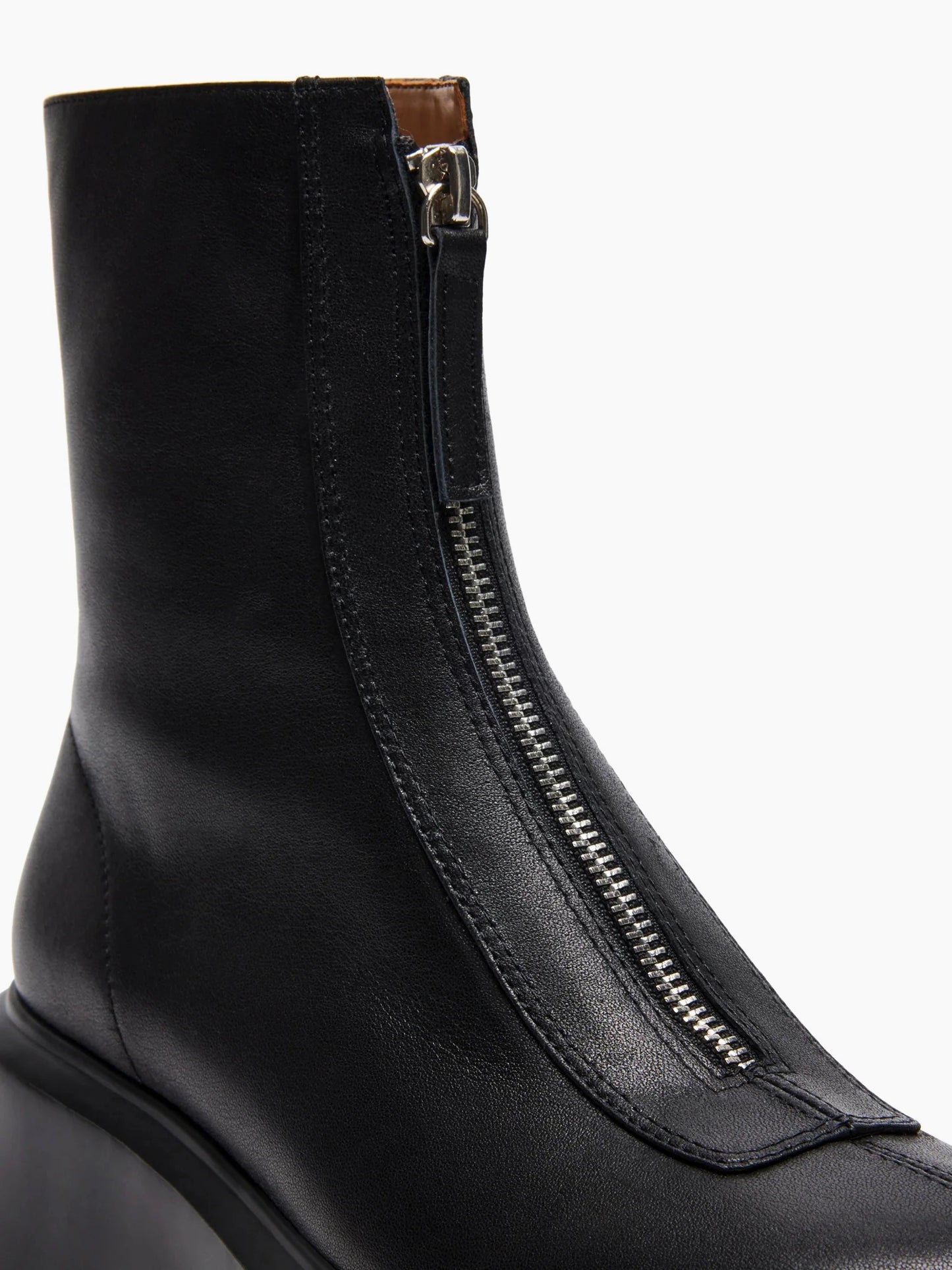 
                  
                    Steve Madden - Jones
                  
                