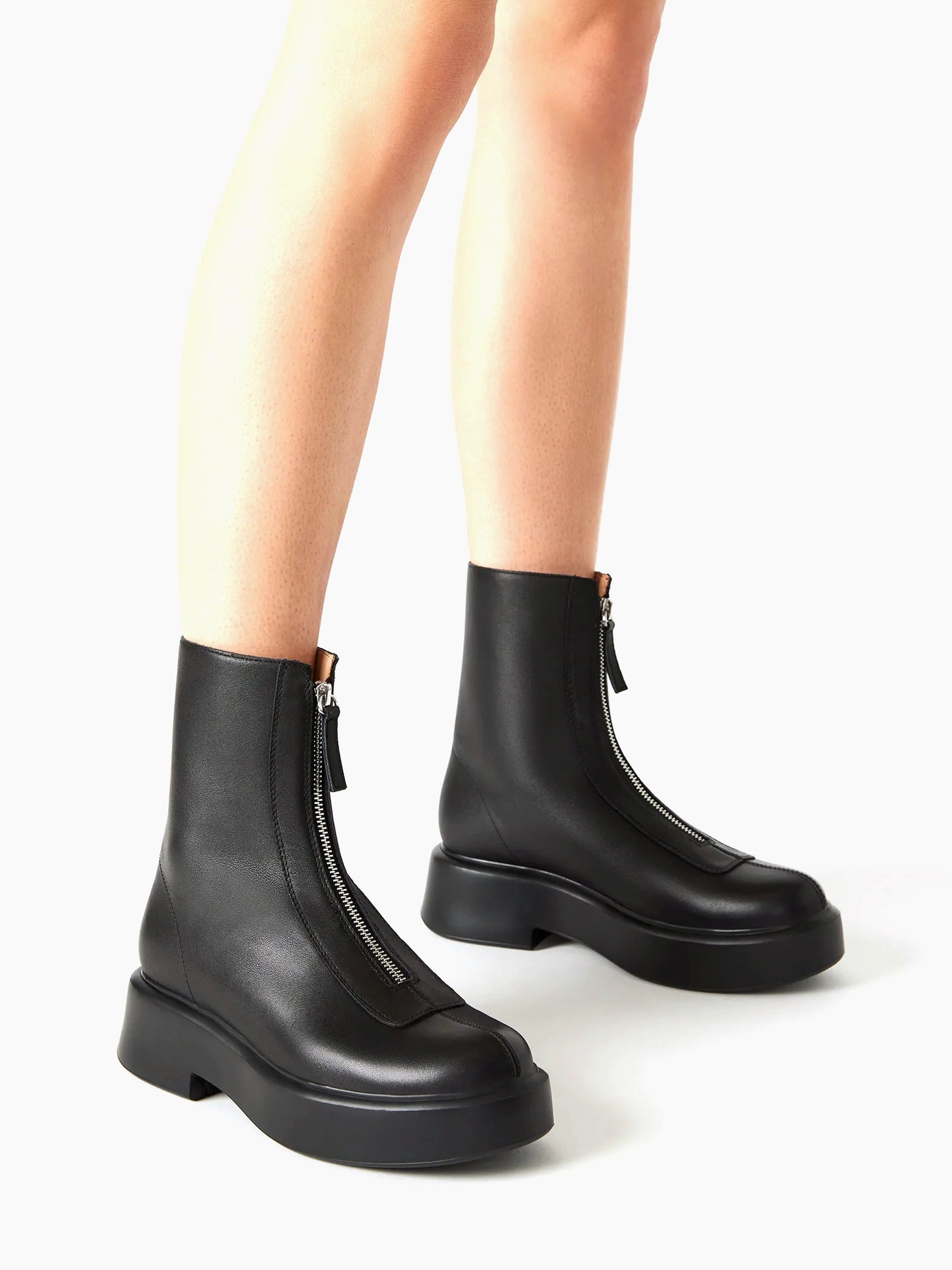 
                  
                    Steve Madden - Jones
                  
                