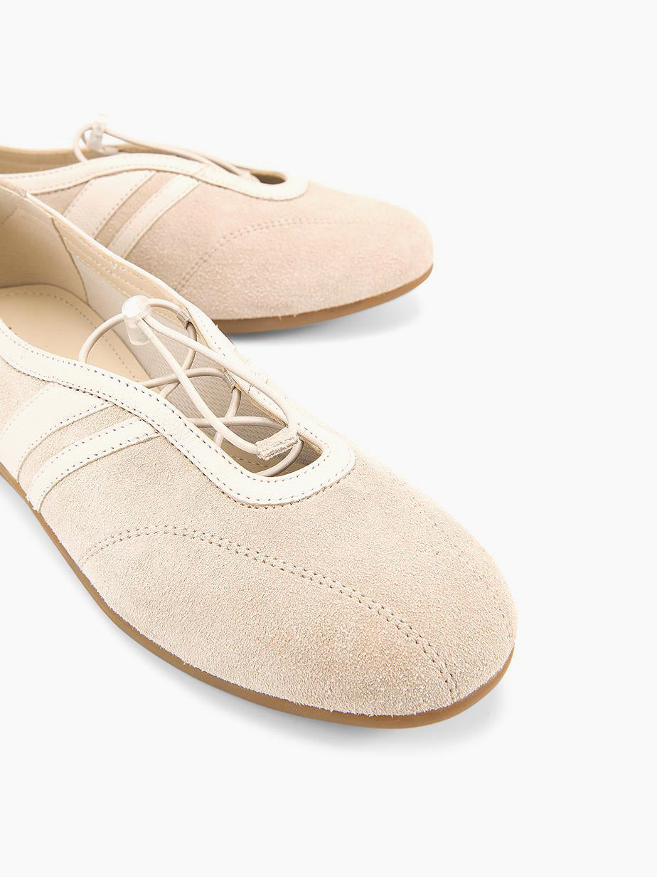 
                  
                    Vagabond Shoemakers - Hollie
                  
                
