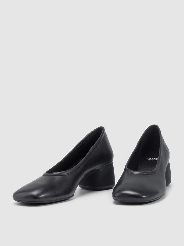 
                  
                    Vagabond Shoemakers - Livia Pumps
                  
                