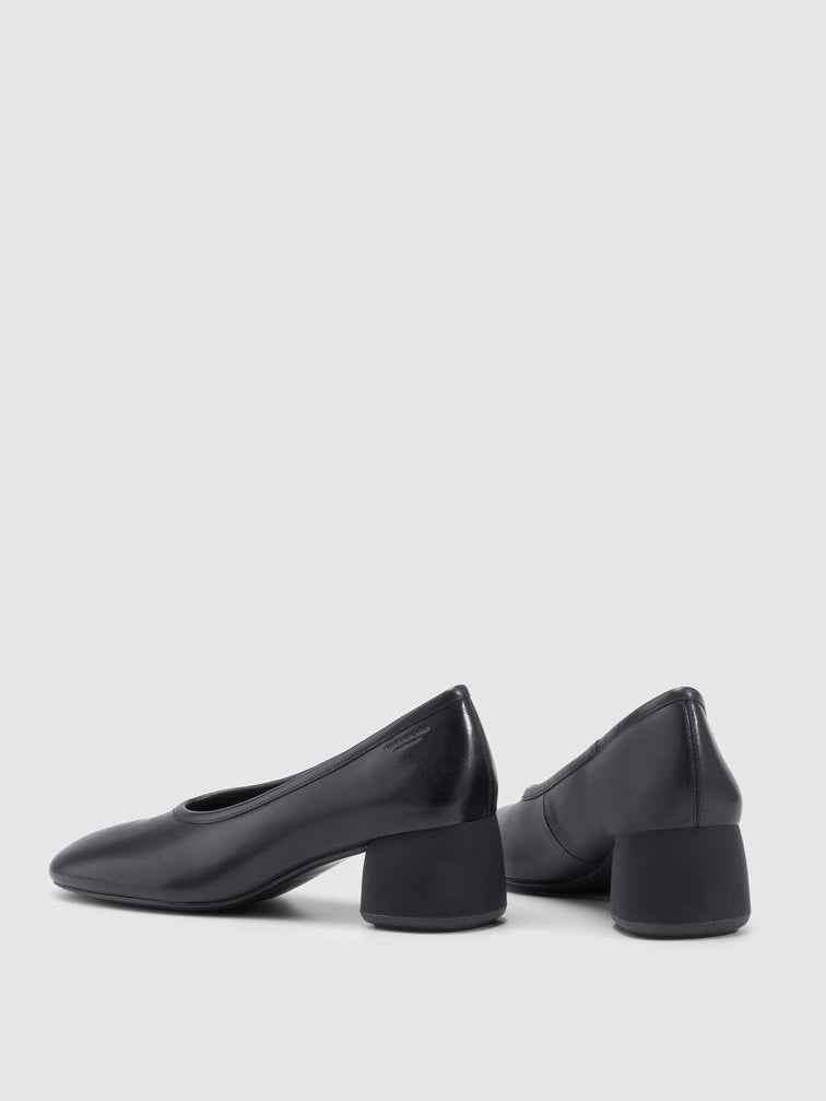 
                  
                    Vagabond Shoemakers - Livia Pumps
                  
                