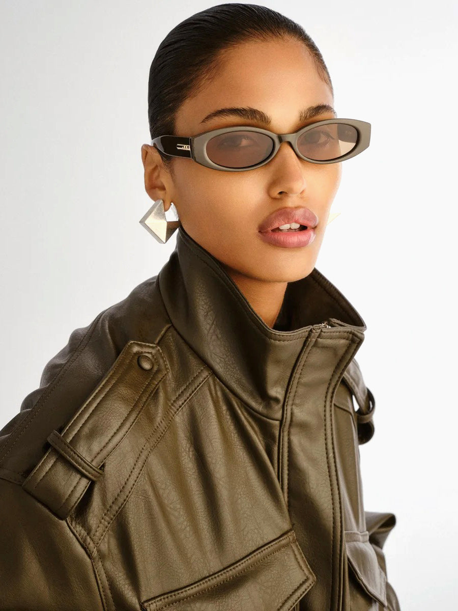 
                  
                    Le Specs -  Belladonna
                  
                