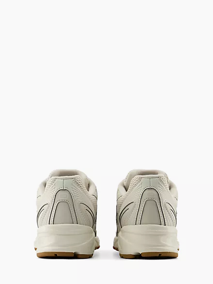 
                  
                    New Balance - 740
                  
                