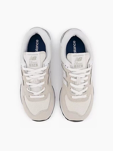 
                  
                    New Balance - 574
                  
                