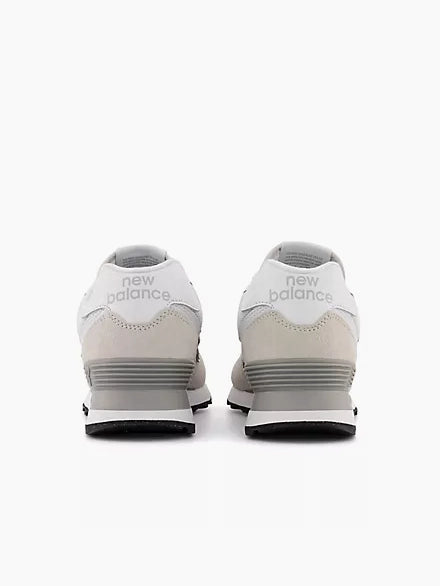 
                  
                    New Balance - 574
                  
                