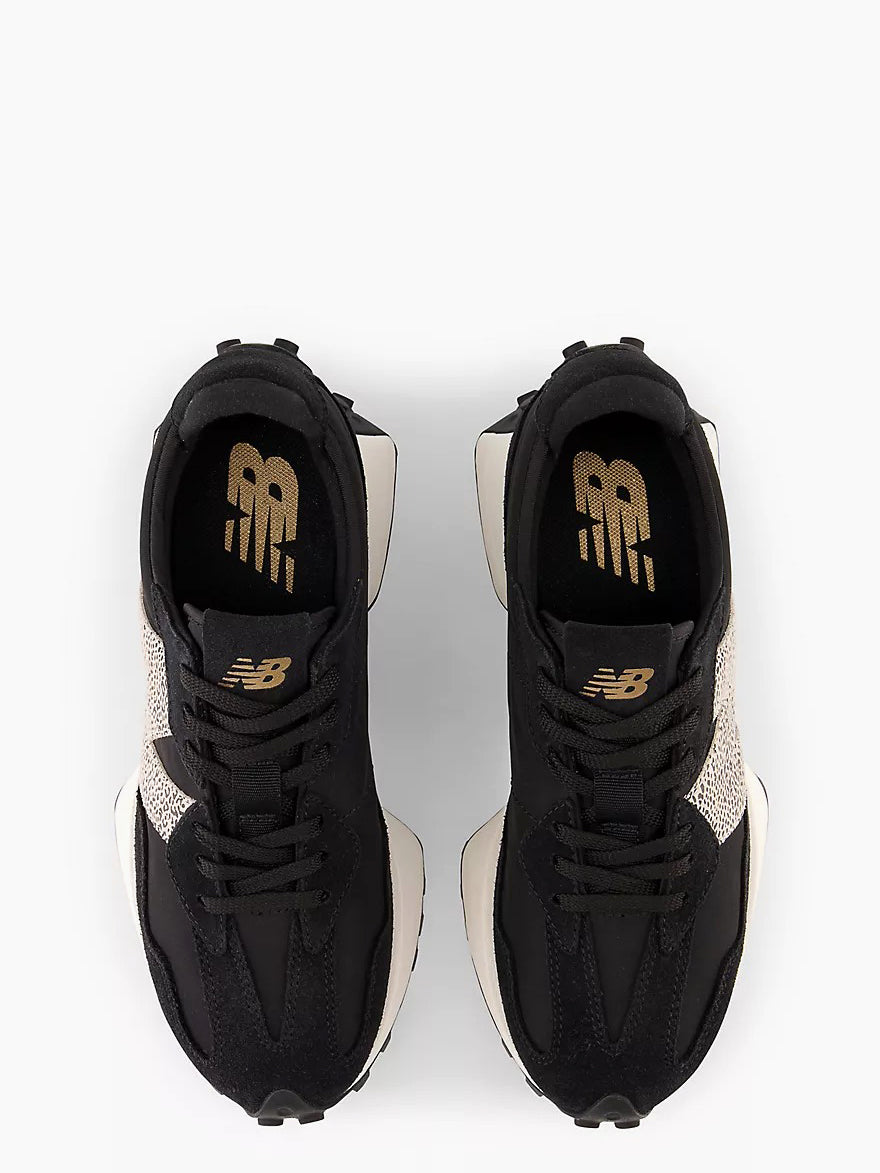 
                  
                    New Balance - 327
                  
                